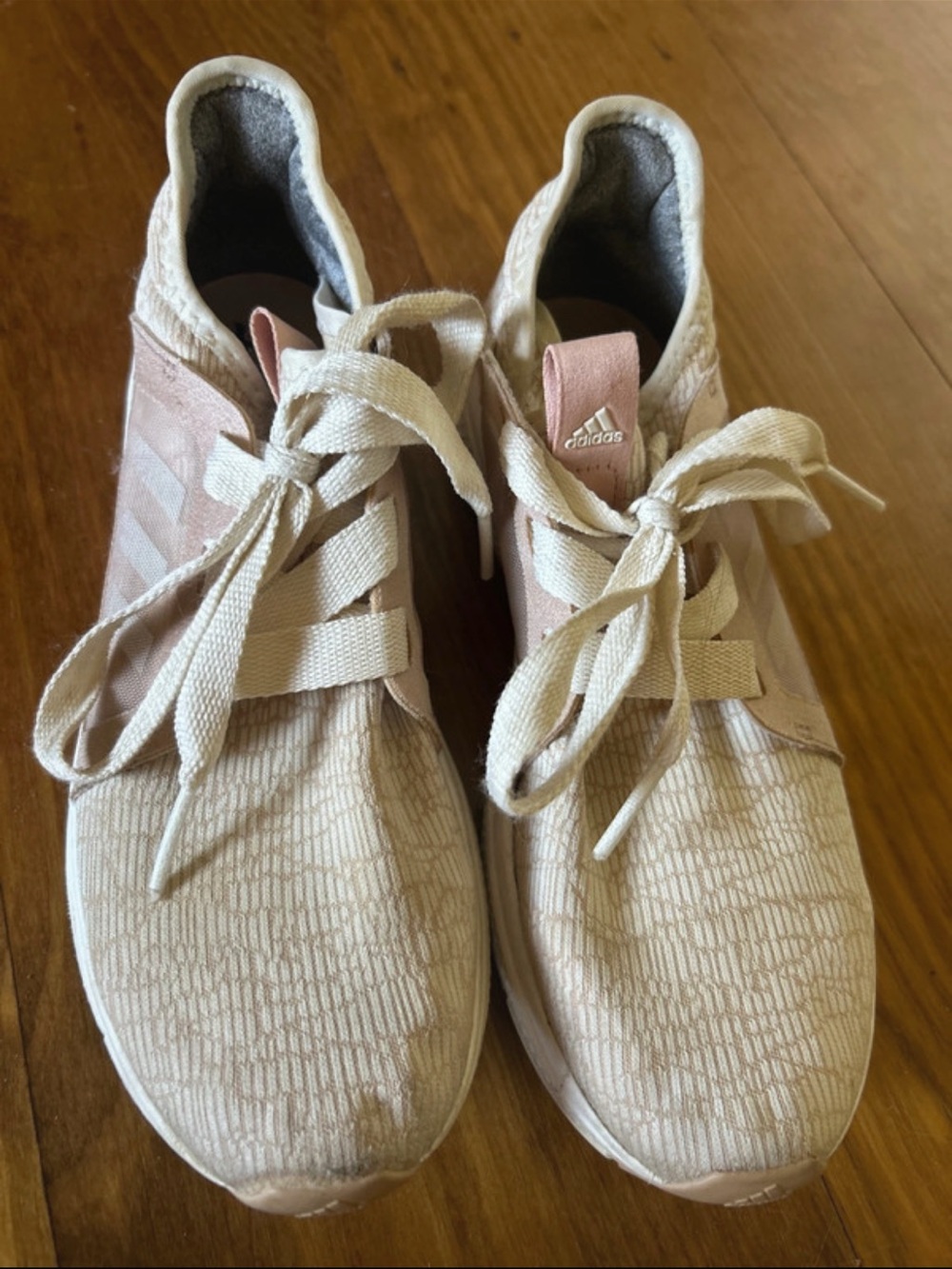 adidas bounce edge lix 8.5 Women's rose gold Lace-Up Sneakers